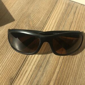Flying Fisherman sunglasses black frame lenses polarized outdoor never worn